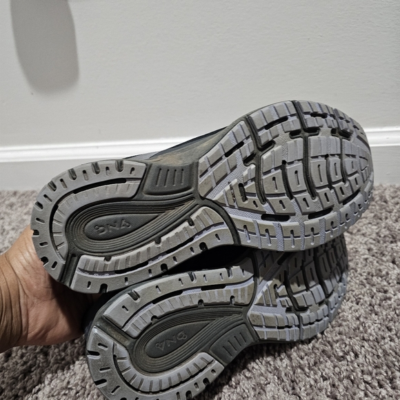 Brooks Women Anthem 5 Size 7 Running Sneakers - Picture 8 of 9
